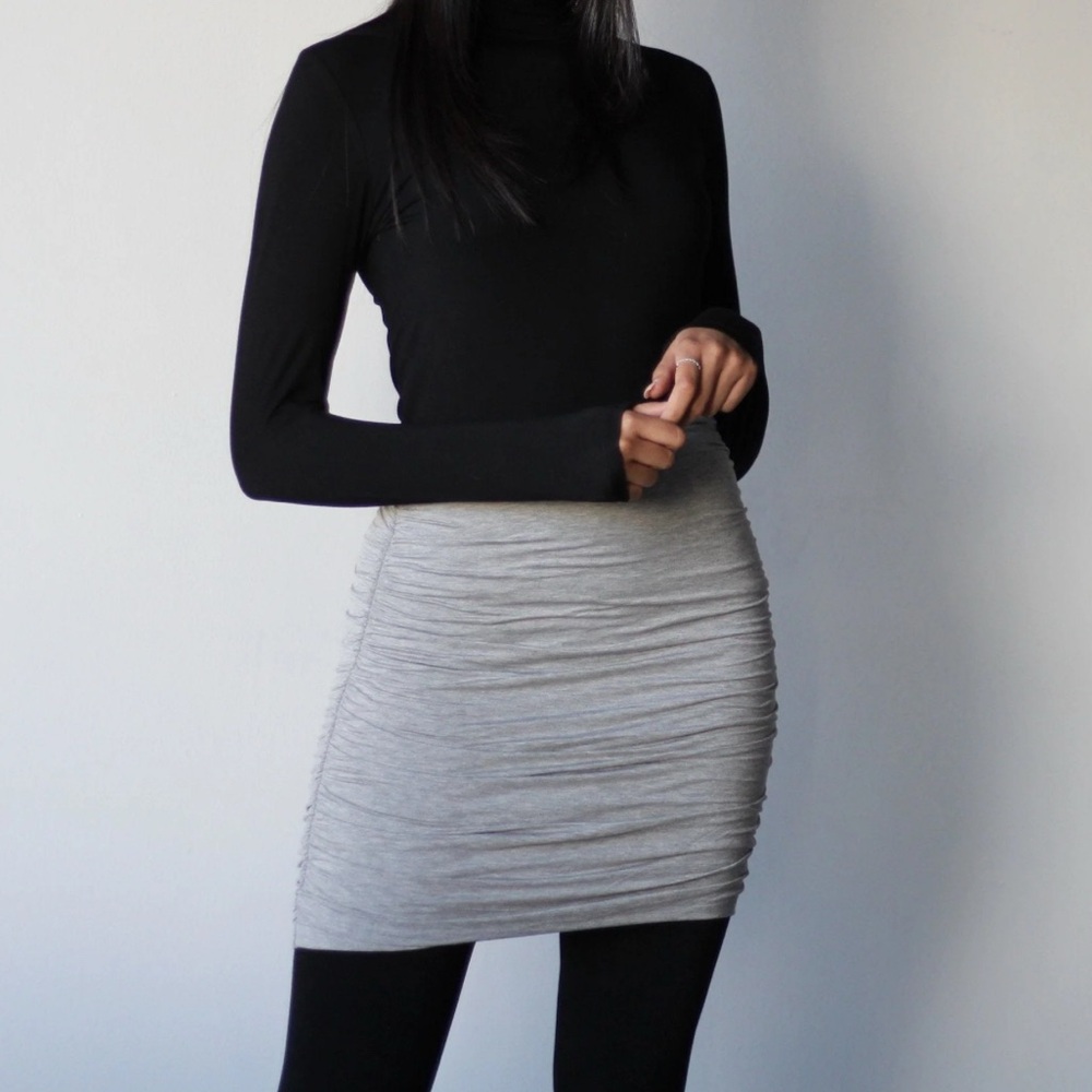 Emmy Deveaux Double Layered Ruched Mini Skirt in Light Heather Grey